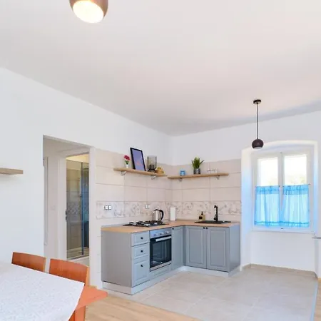 Pino Apartman Veli Losinj