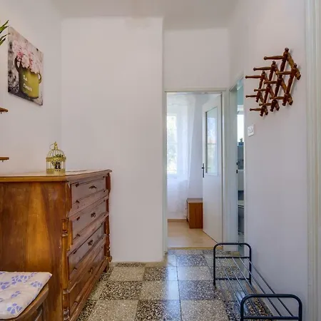Pino Apartment Veli Losinj